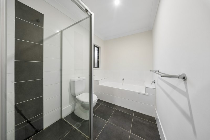 Photo - 43 Neumann Drive, Yarrabilba QLD 4207 - Image 12