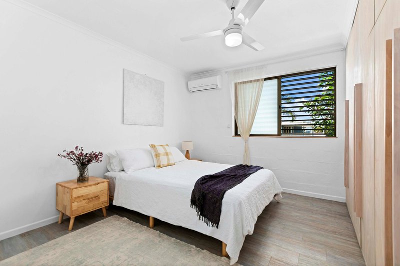 Photo - 4/3 New Street, Urangan QLD 4655 - Image 10
