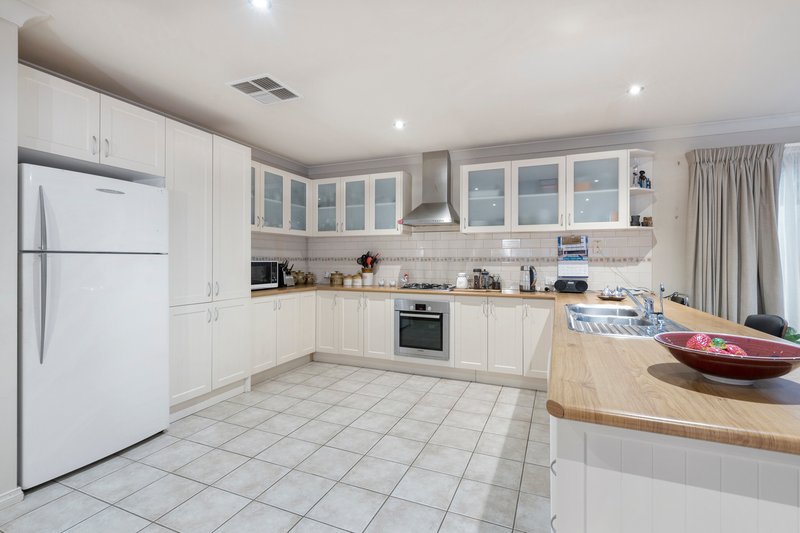 Photo - 43 Oakbank Boulevard, Whittlesea VIC 3757 - Image 2