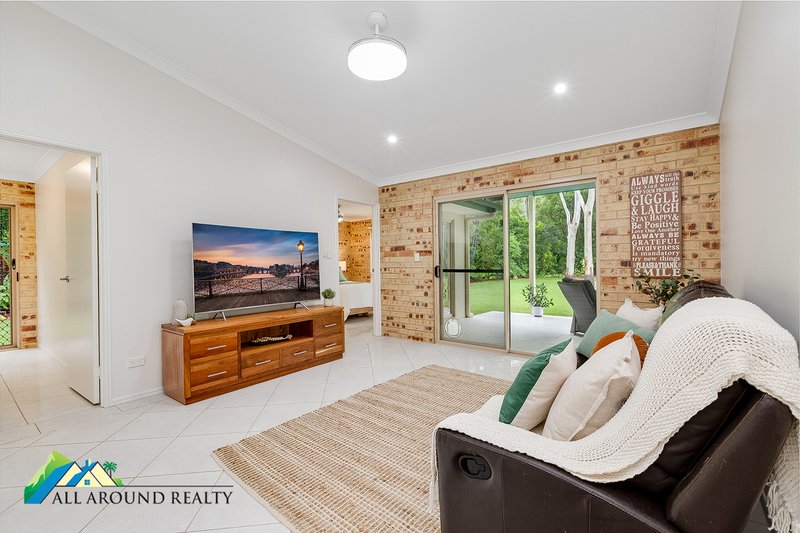 Photo - 43 Oakey Fields Court, Burpengary QLD 4505 - Image 12