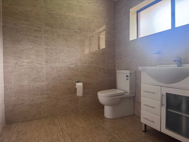 Photo - 43 Oliveri Crescent, Green Valley NSW 2168 - Image 14