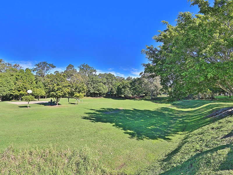 Photo - 43 Oxford Crescent, Bridgeman Downs QLD 4035 - Image 12