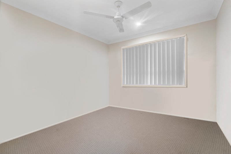 Photo - 43 Oxford Street, North Booval QLD 4304 - Image 10