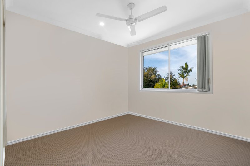 Photo - 43 Oxford Street, North Booval QLD 4304 - Image 11