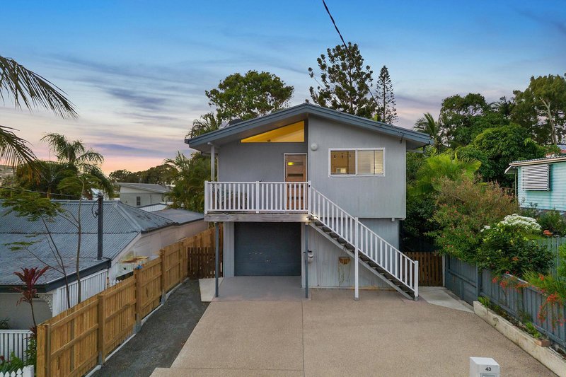 Photo - 43 Pandanus Street, Cooee Bay QLD 4703 - Image 1