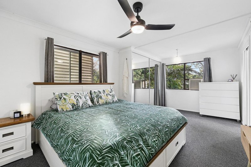 Photo - 43 Pandanus Street, Cooee Bay QLD 4703 - Image 3