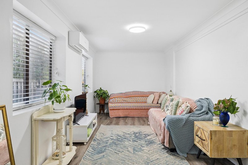 Photo - 43 Pandanus Street, Cooee Bay QLD 4703 - Image 5