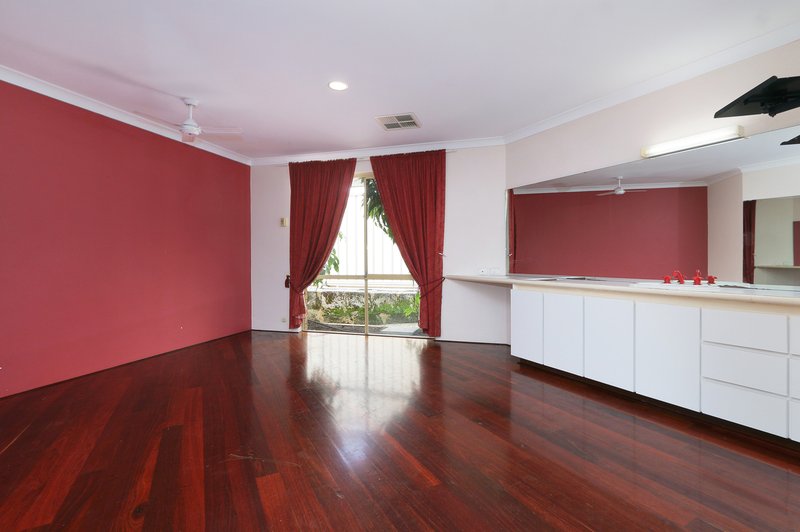 Photo - 43 Paterson Gardens, Winthrop WA 6150 - Image 4