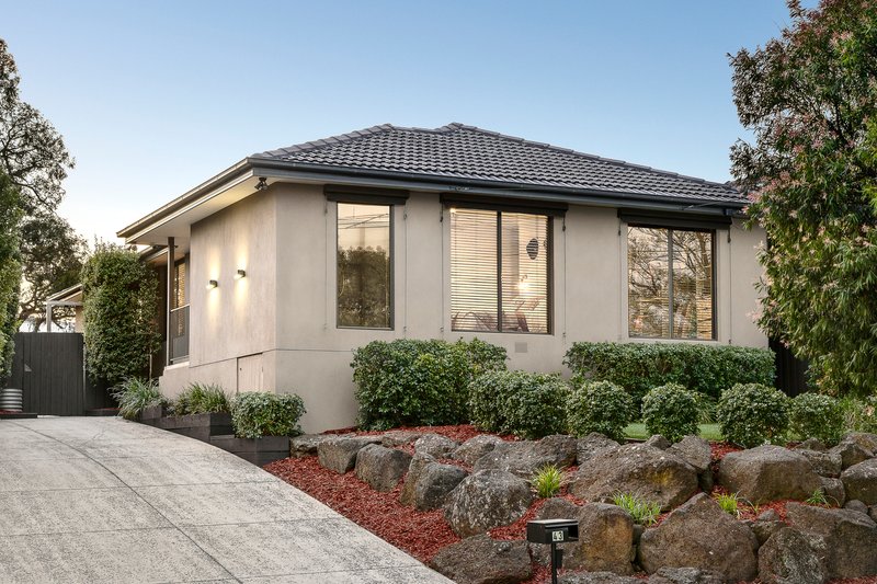 43 Pinehills Drive, Greensborough VIC 3088