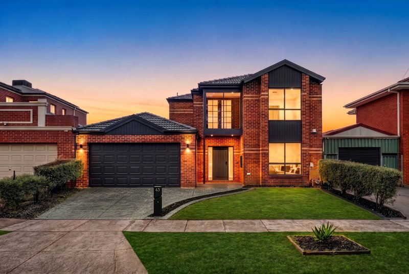Photo - 43 Pinewood Crescent, Cairnlea VIC 3023 - Image 1