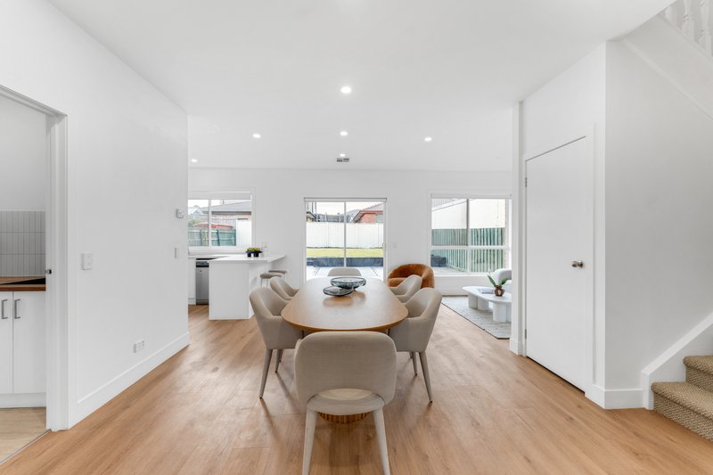 Photo - 43 Pinewood Crescent, Cairnlea VIC 3023 - Image 14