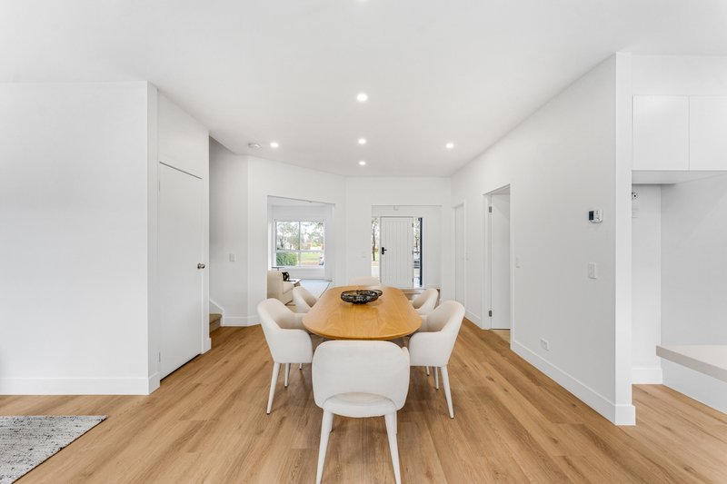 Photo - 43 Pinewood Crescent, Cairnlea VIC 3023 - Image 15