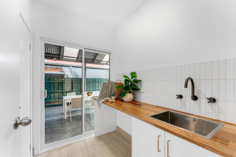 Photo - 43 Pinewood Crescent, Cairnlea VIC 3023 - Image 19