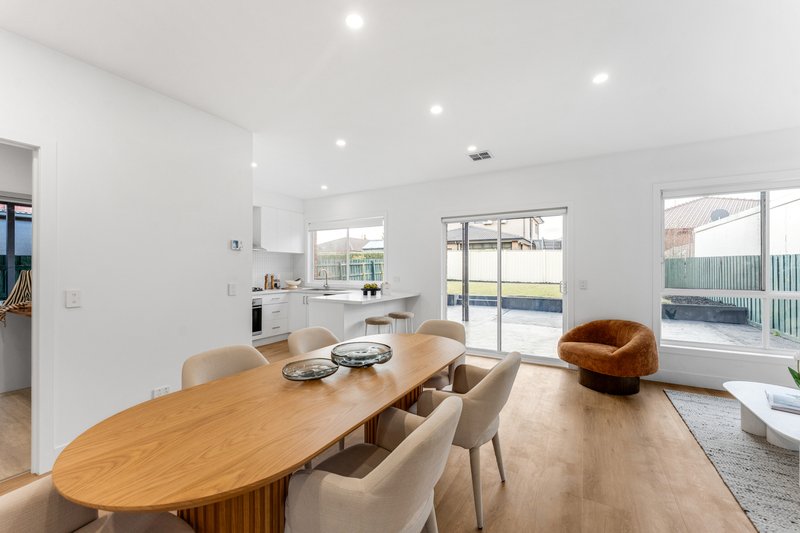 Photo - 43 Pinewood Crescent, Cairnlea VIC 3023 - Image 20