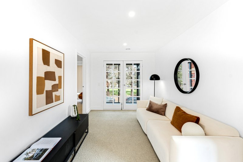Photo - 43 Pinewood Crescent, Cairnlea VIC 3023 - Image 23