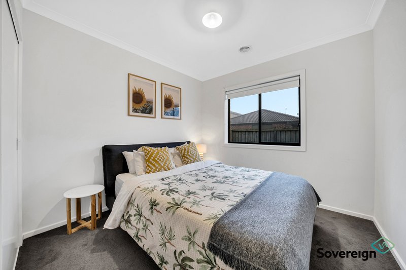 Photo - 43 Pitfield Avenue, Cranbourne East VIC 3977 - Image 8