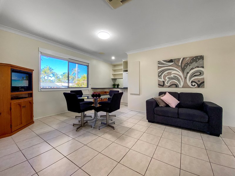 Photo - 43 Poole Street, Sarina Beach QLD 4737 - Image 8