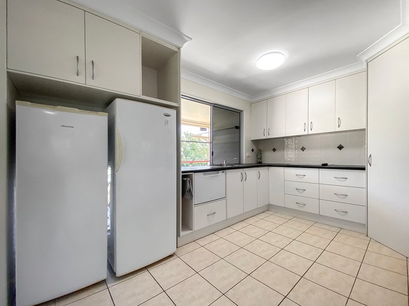 Photo - 43 Poole Street, Sarina Beach QLD 4737 - Image 11