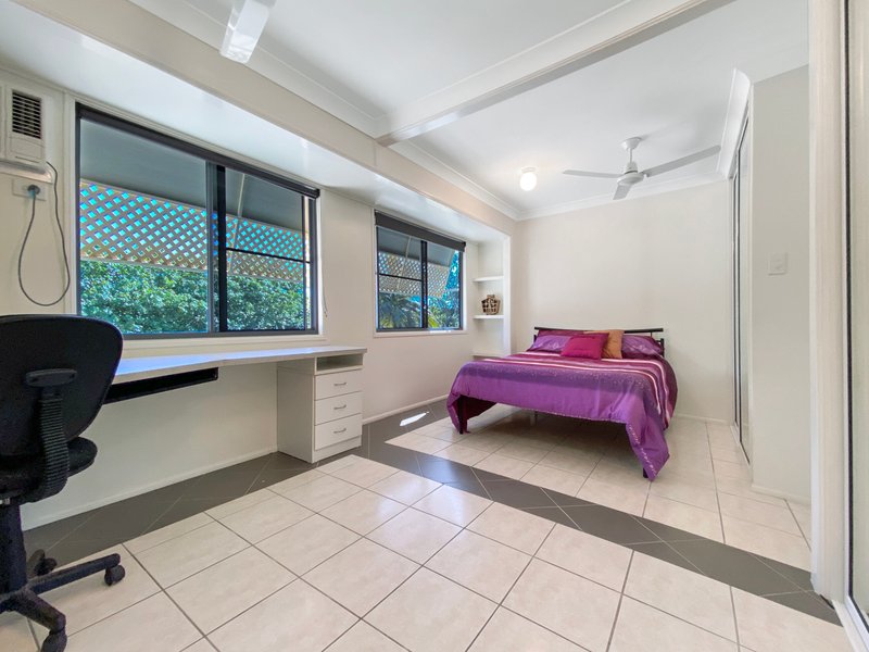 Photo - 43 Poole Street, Sarina Beach QLD 4737 - Image 17