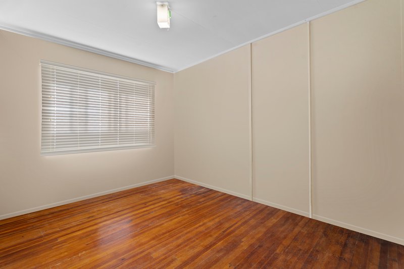 Photo - 43 Price Street, Riverview QLD 4303 - Image 4