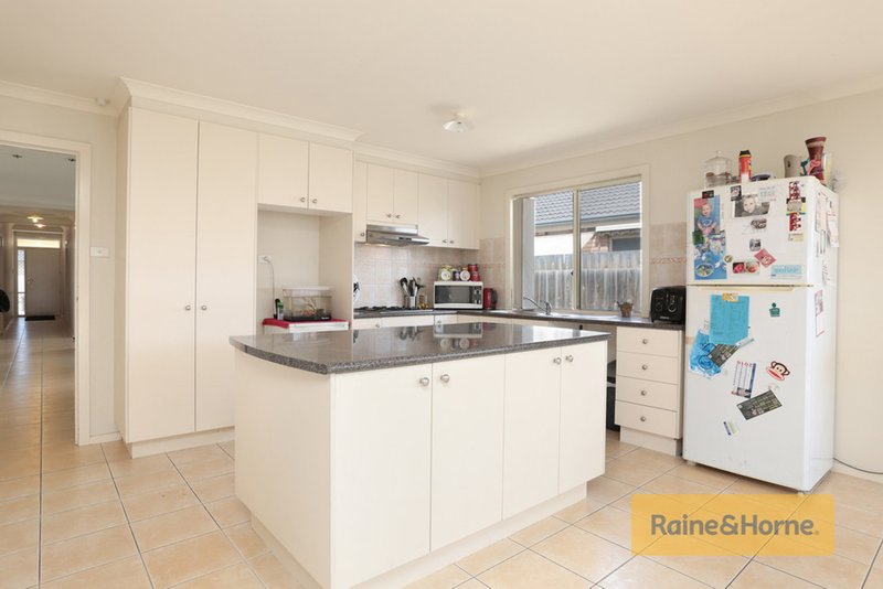 Photo - 43 Ranfurlie Circuit, Melton West VIC 3337 - Image 2