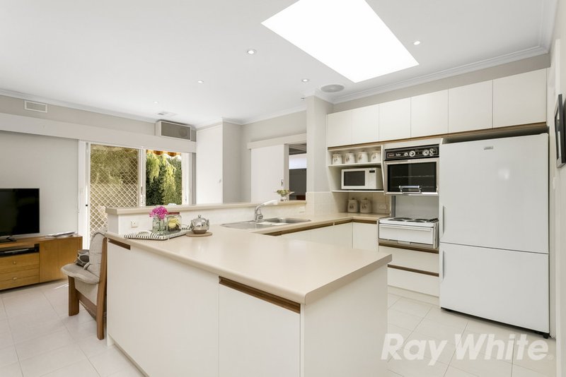 Photo - 43 Ranfurlie Drive, Glen Waverley VIC 3150 - Image 3