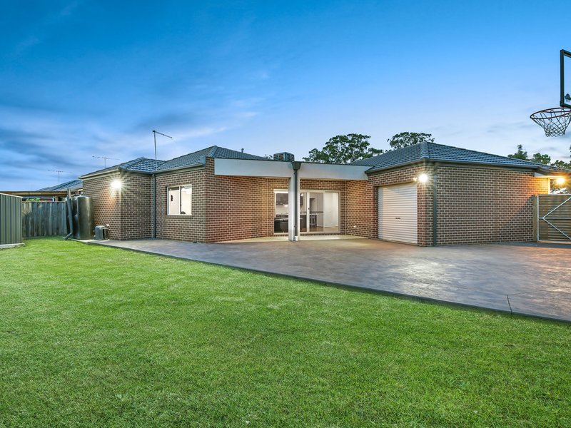 Photo - 43 Rankin Close, Lynbrook VIC 3975 - Image 3