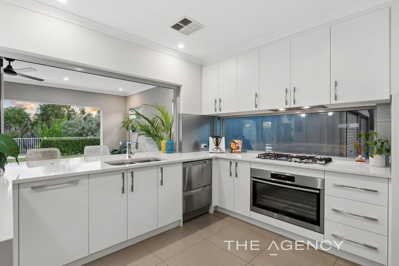 Photo - 43 Redheart Road, Carramar WA 6031 - Image 9