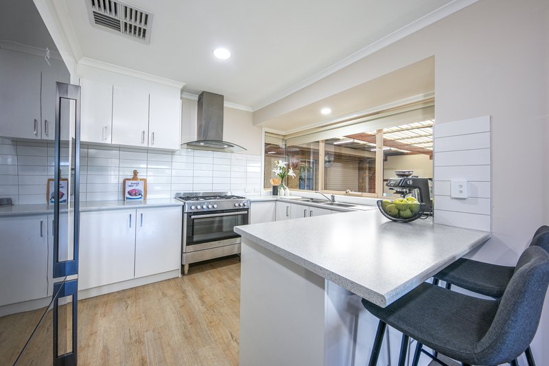 Photo - 43 Reghon Drive, Sunbury VIC 3429 - Image 6