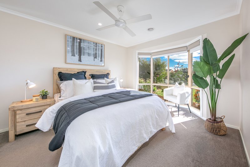 Photo - 43 Reghon Drive, Sunbury VIC 3429 - Image 9