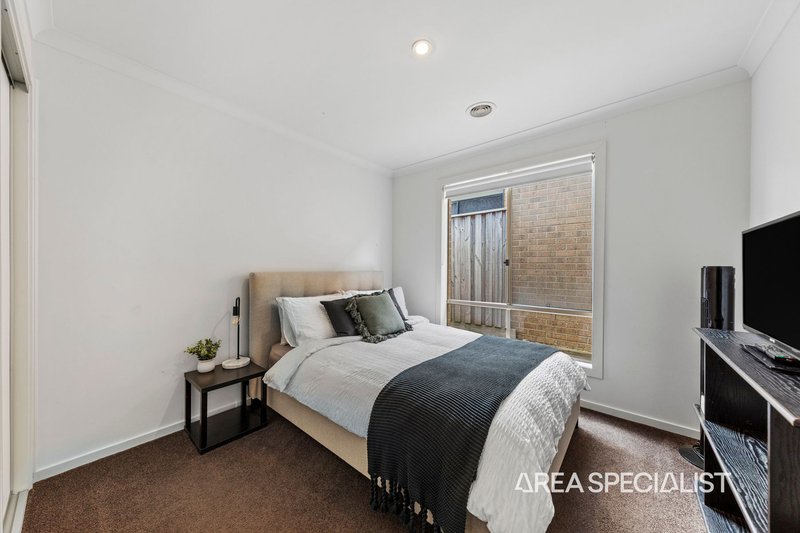 Photo - 43 Rockford Street, Pakenham VIC 3810 - Image 10