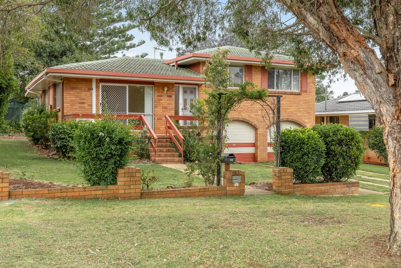 Photo - 43 Sardon Street, Centenary Heights QLD 4350 - Image 1