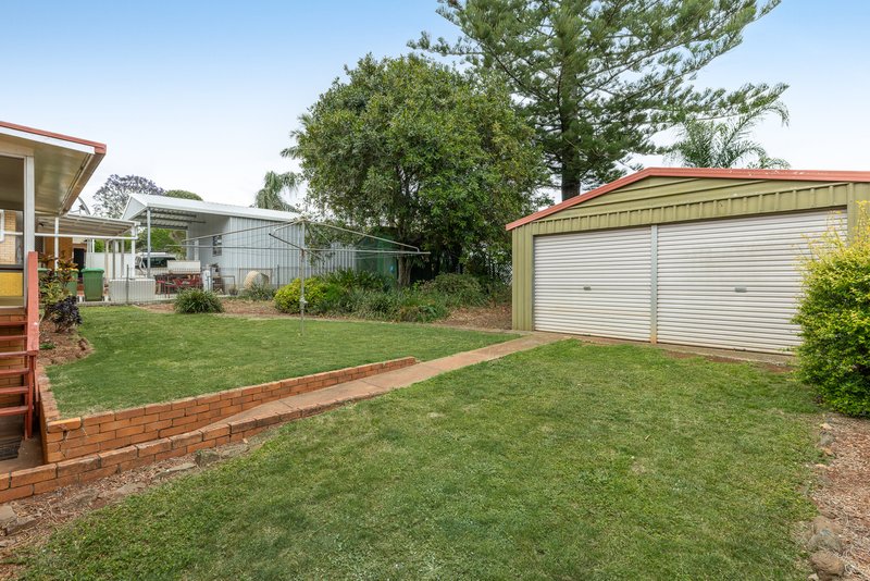 Photo - 43 Sardon Street, Centenary Heights QLD 4350 - Image 15