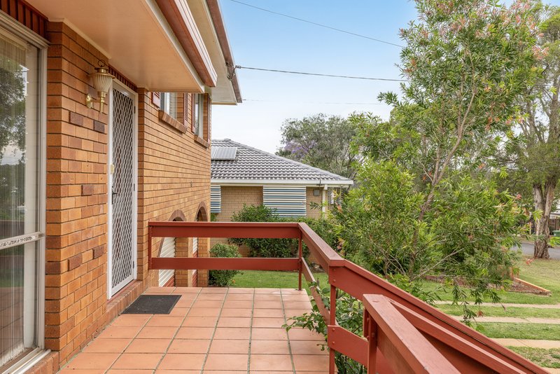 Photo - 43 Sardon Street, Centenary Heights QLD 4350 - Image 2