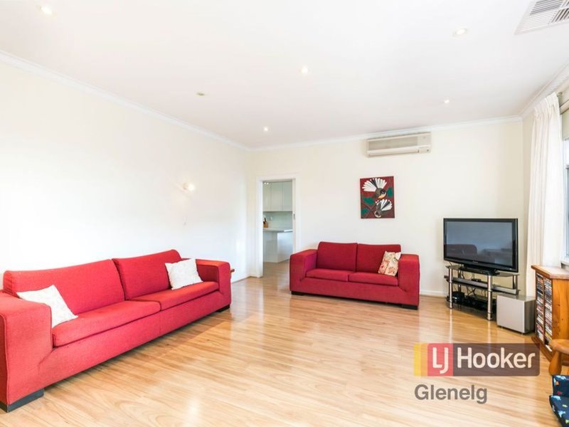 Photo - 43 Scholefield Road, Kingston Park SA 5049 - Image 2