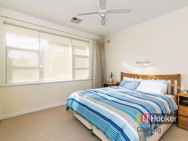 Photo - 43 Scholefield Road, Kingston Park SA 5049 - Image 5