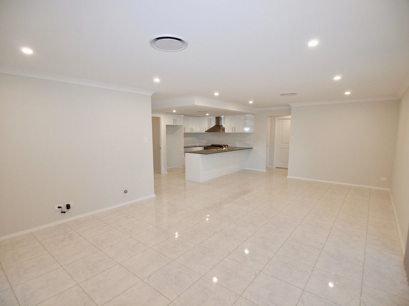 Photo - 43 Seagrass Avenue, Vincentia NSW 2540 - Image 3