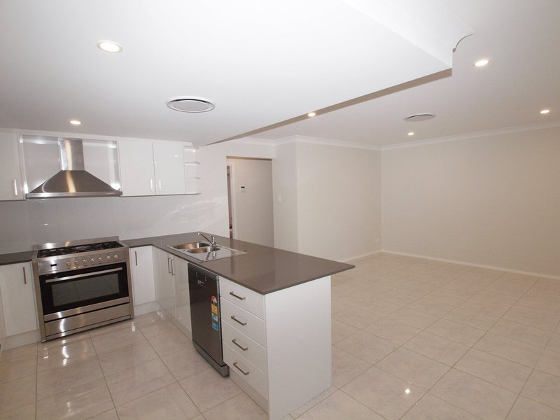 Photo - 43 Seagrass Avenue, Vincentia NSW 2540 - Image 7