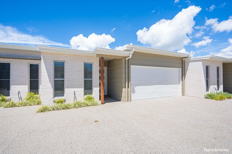 Photo - 4/3 Shell Street, Urangan QLD 4655 - Image 2