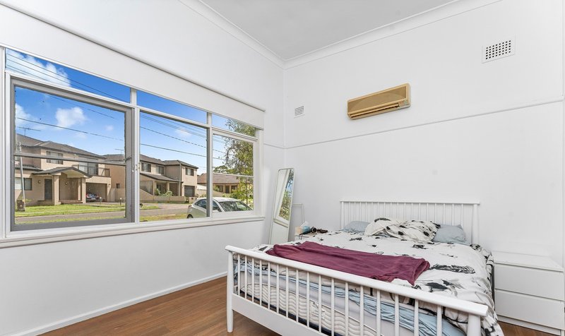 Photo - 43 Simmons Street, Revesby NSW 2212 - Image 9