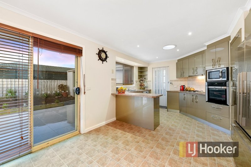 Photo - 43 Simon Drive, Pakenham VIC 3810 - Image 4