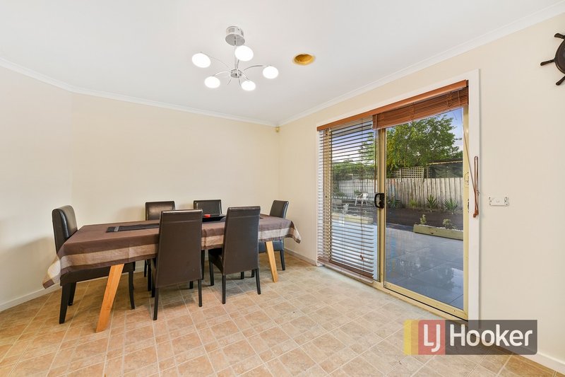 Photo - 43 Simon Drive, Pakenham VIC 3810 - Image 5