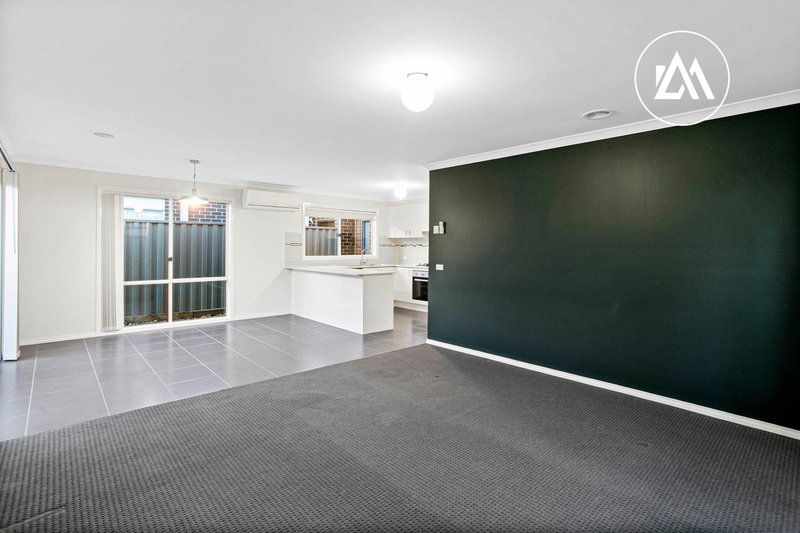 Photo - 43 Southampton Drive, Langwarrin VIC 3910 - Image 6