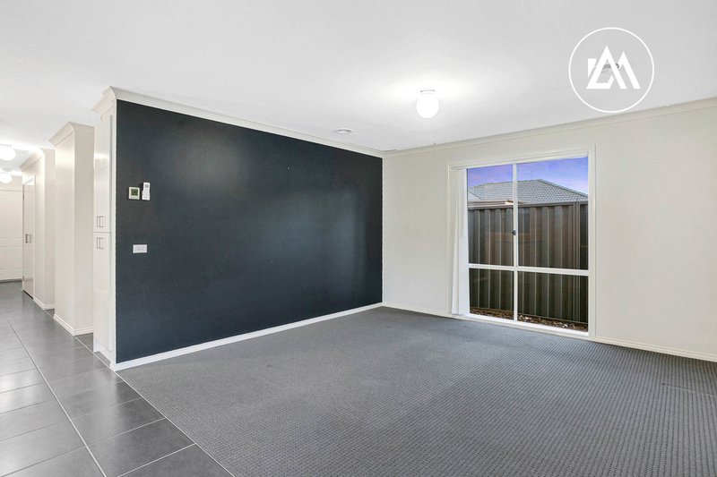 Photo - 43 Southampton Drive, Langwarrin VIC 3910 - Image 8