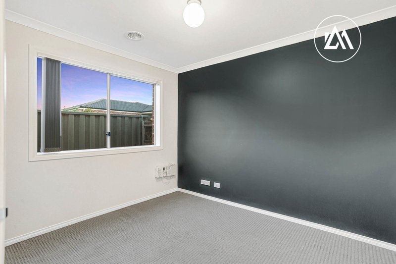 Photo - 43 Southampton Drive, Langwarrin VIC 3910 - Image 13