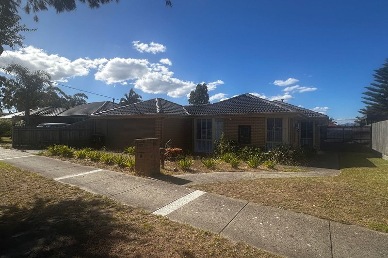 Photo - 43 Springfield Crescent, Hampton Park VIC 3976 - Image 1