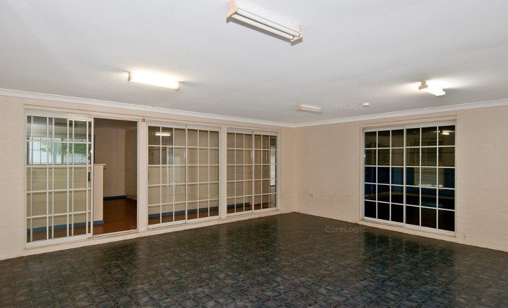 Photo - 43 Spruce Street, Loganlea QLD 4131 - Image 5