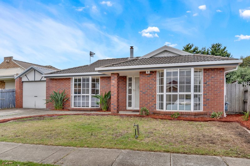 43 Stainsby Crescent, Roxburgh Park VIC 3064