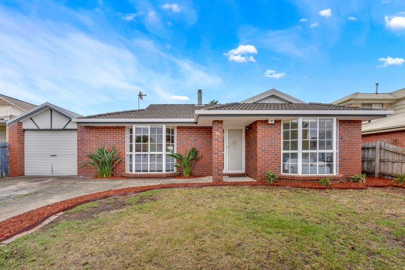 Photo - 43 Stainsby Crescent, Roxburgh Park VIC 3064 - Image 2