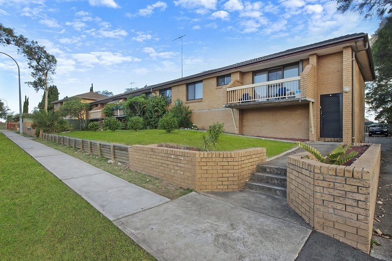 Photo - 4/3 Station Street, St Marys NSW 2760 - Image 3